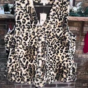 Carmen Leopard Print Faux Fur Vest Women’s Sleeveless Plush Animal Print Jacket